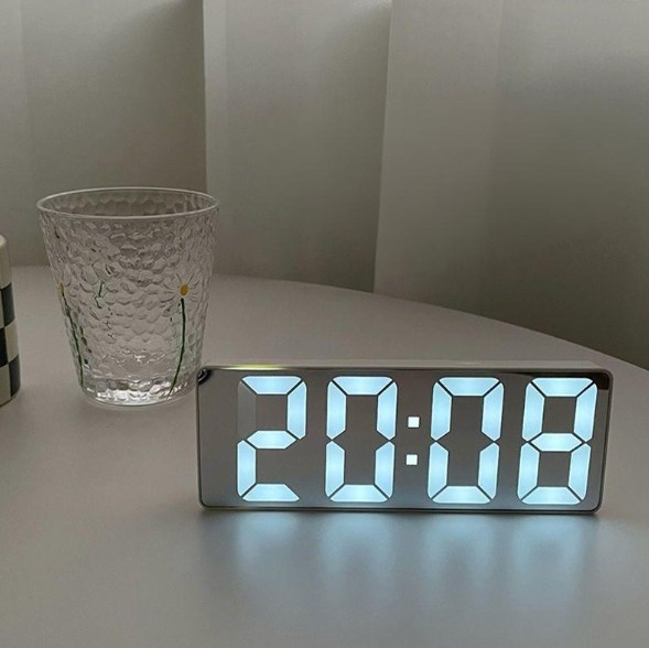Smart Digital Alarm Clock - Image 4
